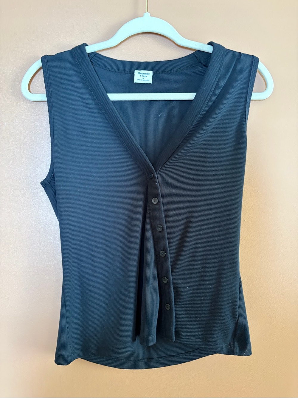 Abercrombie & Fitch Black Sleeveless Button-Front V-Neck Tank